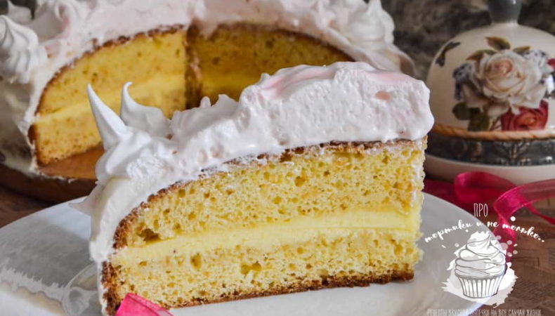 Домашний торт со сгущенкой и сметаной и тремя видами крема – рецепт с фото